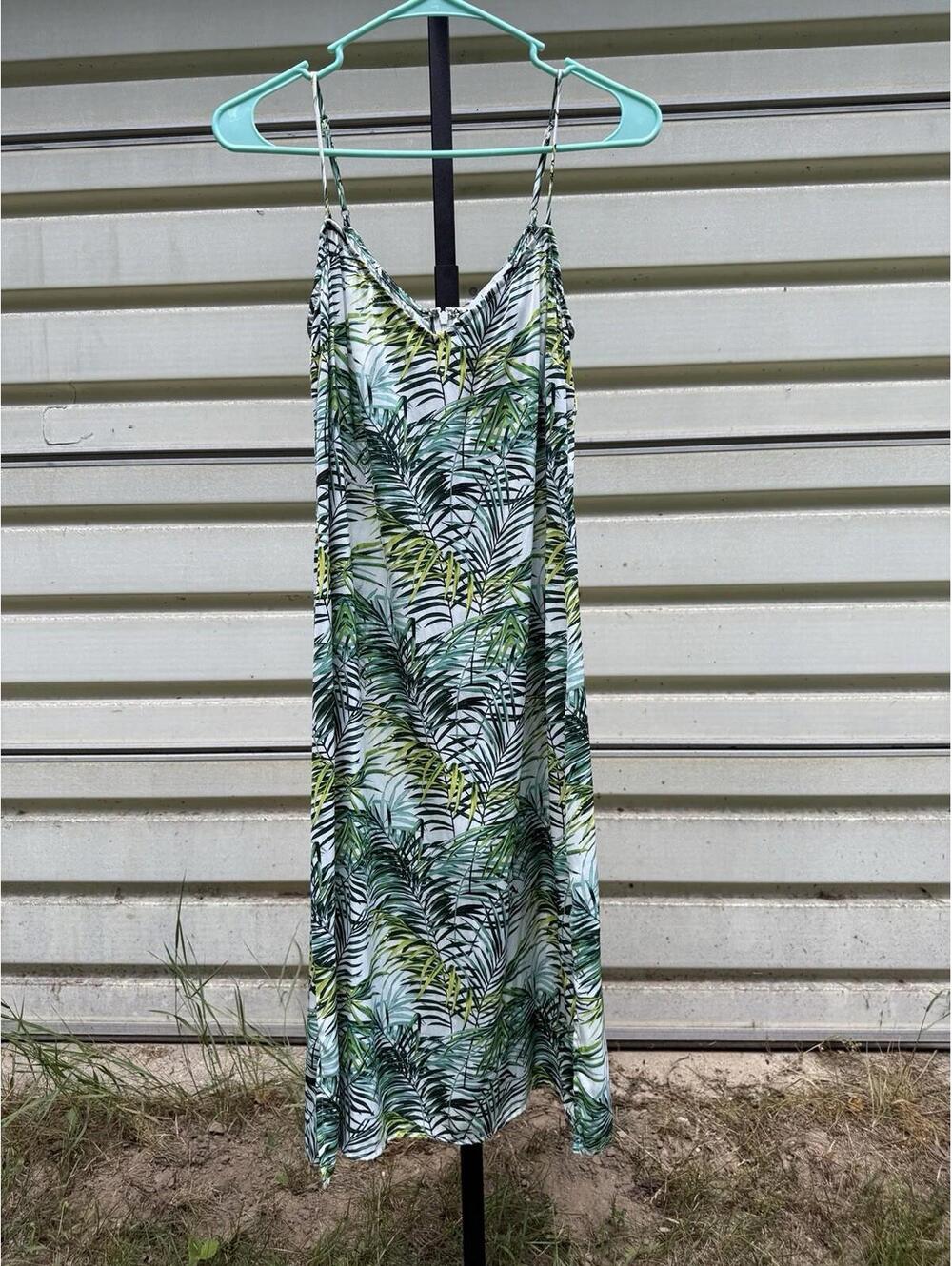 RTR Louna Dana Green & White Palm Printed Sleeveless V Neck Midi Dress Sz S - Picture 3 of 7